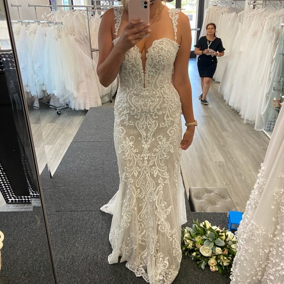 Wedding Dress - Picture 2 of 3